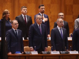 Luca Niculescu și miniștrii depun jurământul la Cotroceni