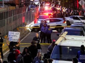 VIDEO Un agent ICE a împușcat un bărbat în New York, în timp ce în mașină se afla un copil de cinci ani. Incidentul a provocat proteste