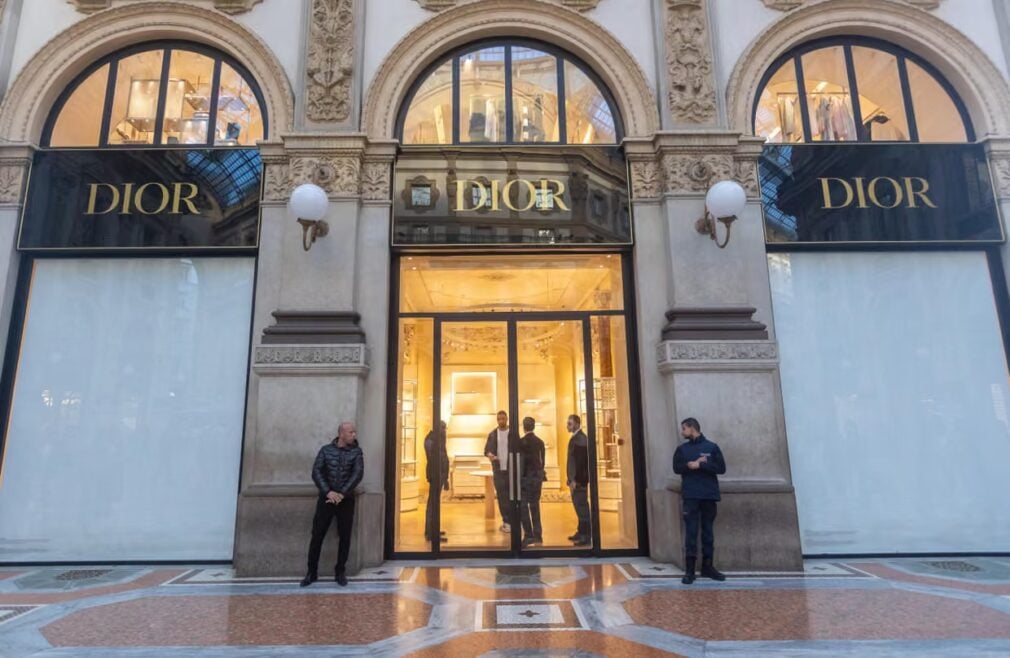 Magazinele de lux din Milano se închid de teama unor noi violențe. Italia pregătește să trimită 500 de militari pe străzi