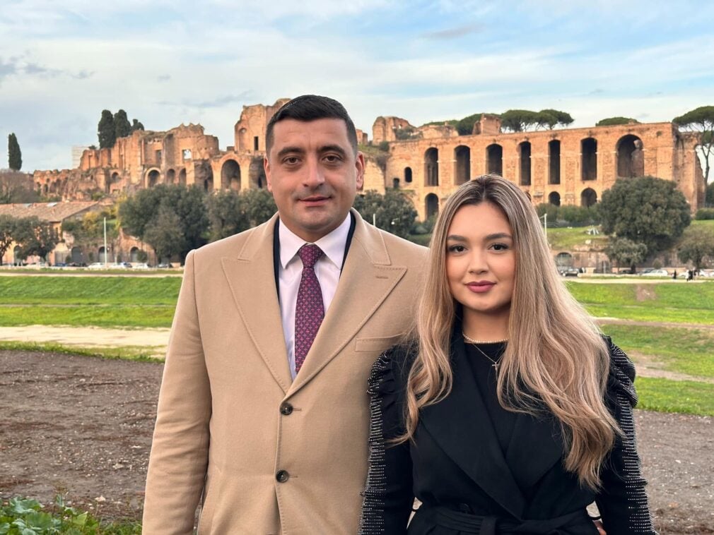 Soția lui George Simion, Ilinca, reclamă acțiuni de hărțuire: Opriți-vă, bolnavilor! Lăsați-mi familia în pace!