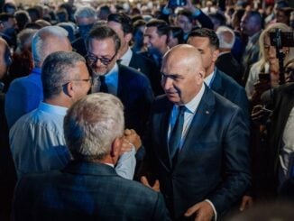 Fierbere în PNL. Mulți liberali trebuie să se țină de nas ca să voteze Guvernul PSD-Luca Niculescu. Ședință decisivă în weekend SURSE