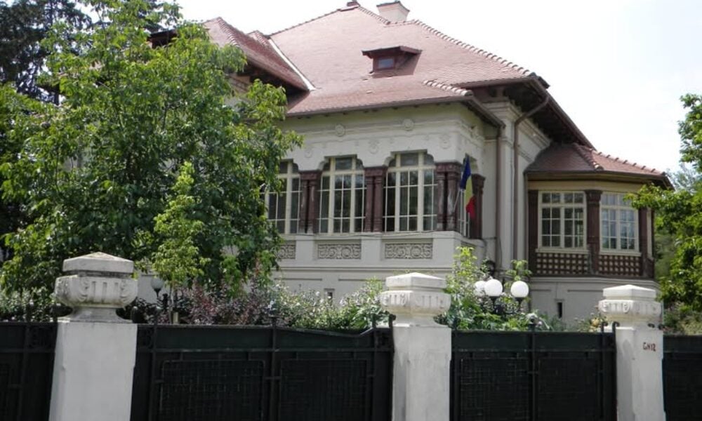 Dan Voiculescu ar putea pierde sediul de partid din zona de lux a Capitalei. Ce vrea Guvernul să facă în vila de lângă Arcul de Triumf