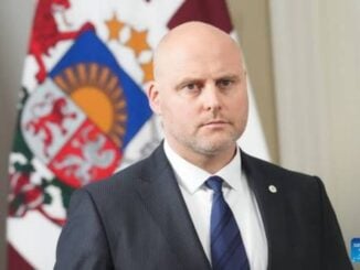 Premierul Letoniei le cere europenilor să renunțe la o bere pe an pentru a ajuta Ucraina. Câți bani s-ar putea strânge