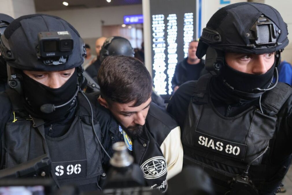 Vlad Băltățeanu, principalul suspect al crimei din Vâlcea, a ajuns în custodia autorităților din România