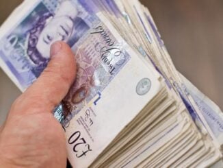 Taxarea băncilor pentru facturi mai mici la energie, cerută în Marea Britanie. Cât ar aduce suprataxa propusă