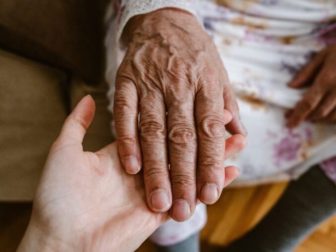 Satul femeilor centenare. O localitate din Sardinia ar putea deveni noua „zonă albastră” a lumii