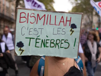 VIDEO Originea și semnificația sloganului „Bismillah, e beznă”, preluat în protestele din Europa