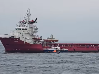 NEWS ALERT VIDEO Un mort și trei dispăruți, după ce o navă a fost lovită lângă Constanța. Nava este în pericol de scufundare