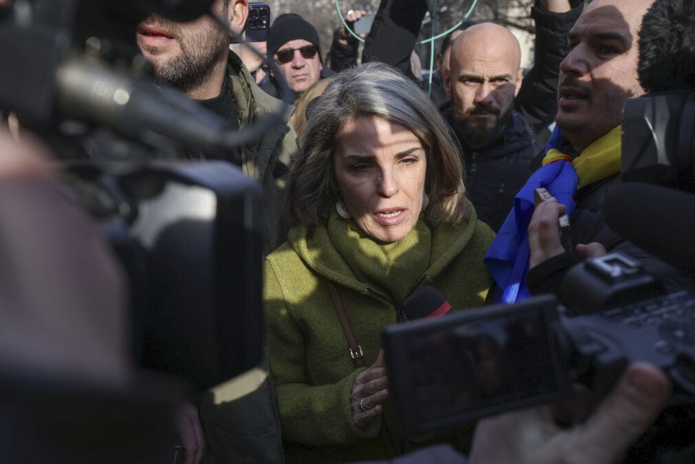 VIDEO Cristela Georgescu, acuzații dure pe treptele DIICOT: „Asistăm la o persecuție politică și un dosar politic”
