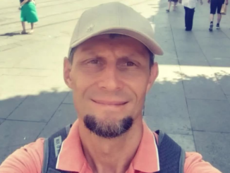 VIDEO Profesorul de 51 de ani care a dat cu mașina peste un copil de 14 ani și l-a lovit cu picioarele în cap pentru că i-a arătat degetul mijlociu, acuzat de tentativă de omor și trimis în judecată