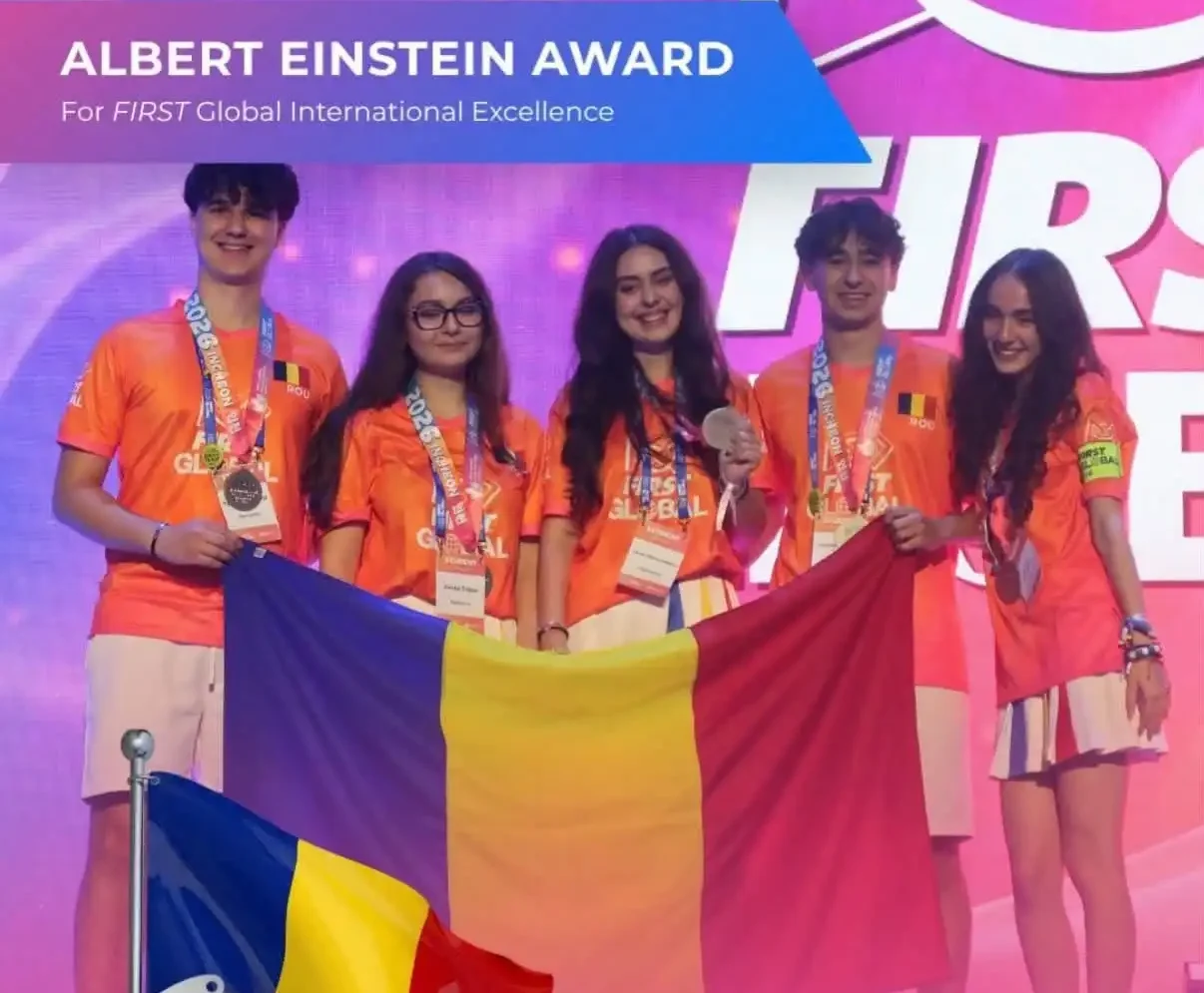 „Am renunțat la timp liber și uneori uitam să mâncăm”. Secretele performanței care a adus României argintul mondial la robotică