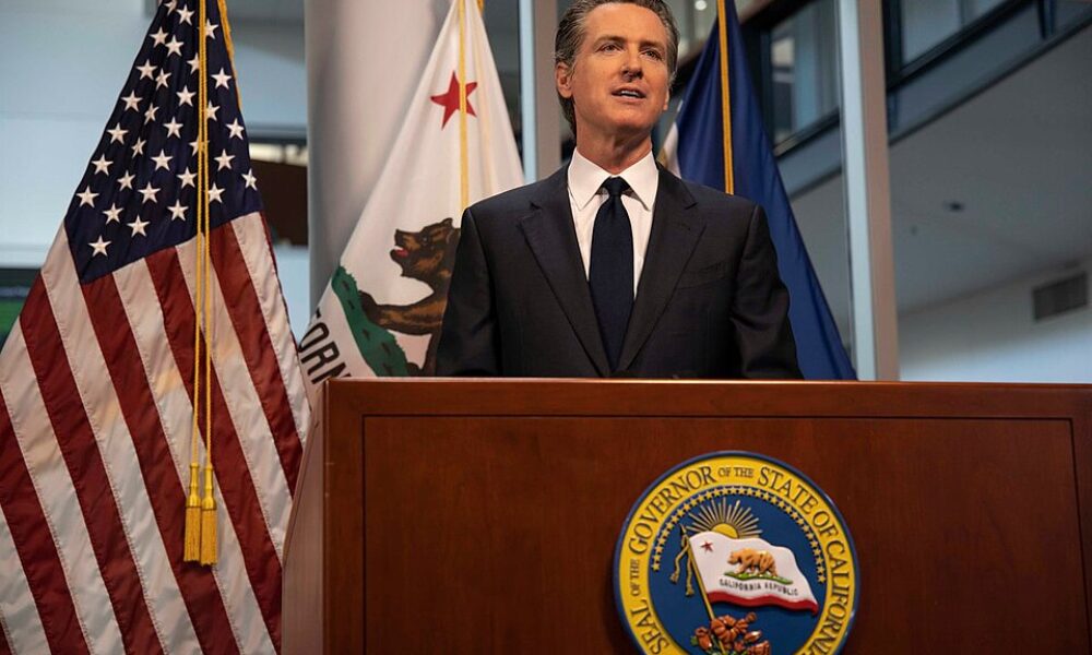 Guvernatorul Californiei sfidează decretul lui Donald Trump