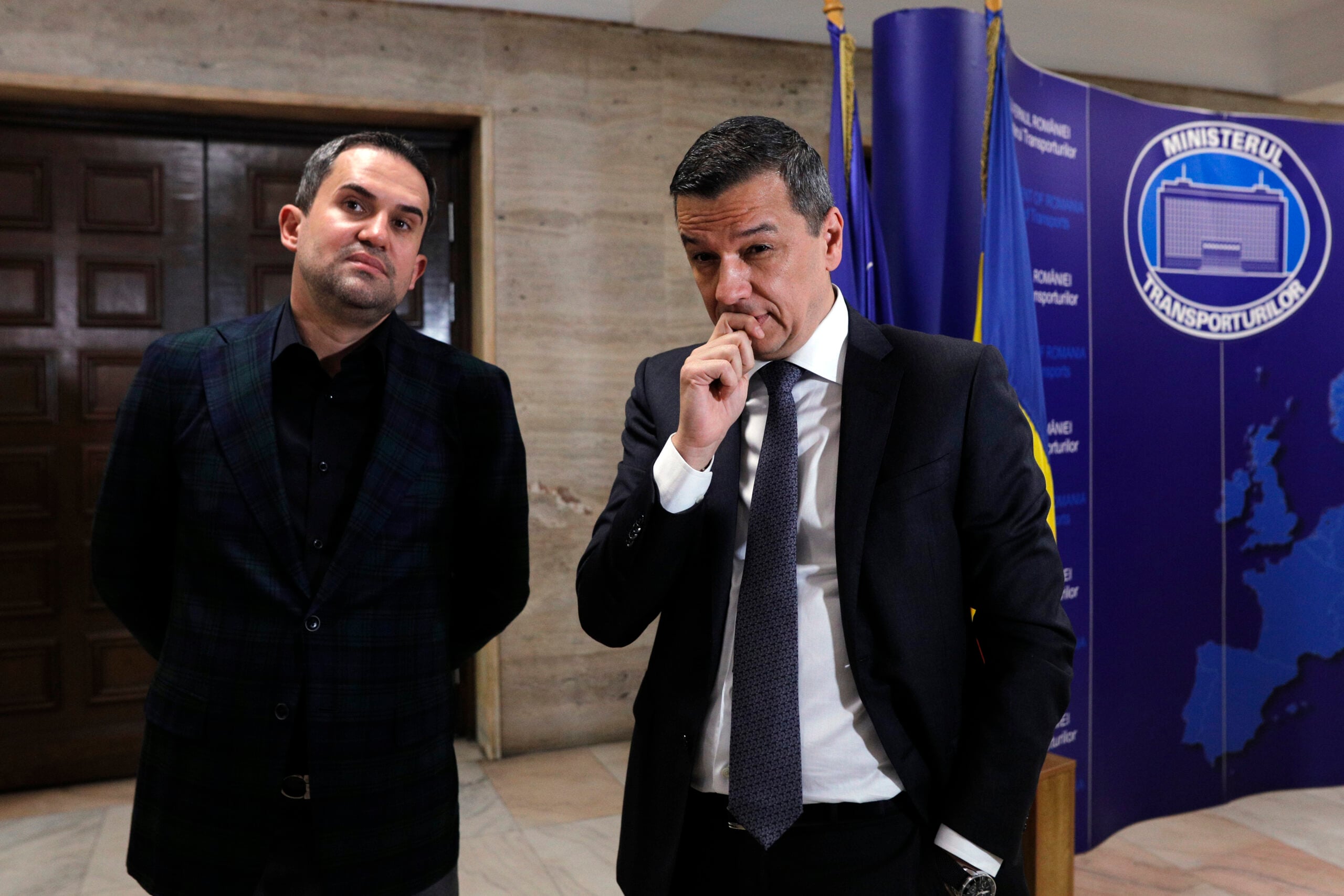 DOCUMENTE EXCLUSIVE Cum a ținut-o în brațe fostul ministru Ciprian Șerban pe o directoare care trebuia demisă. Abia după noua lege ANI, Gabriela Murgeanu a fost dată afară