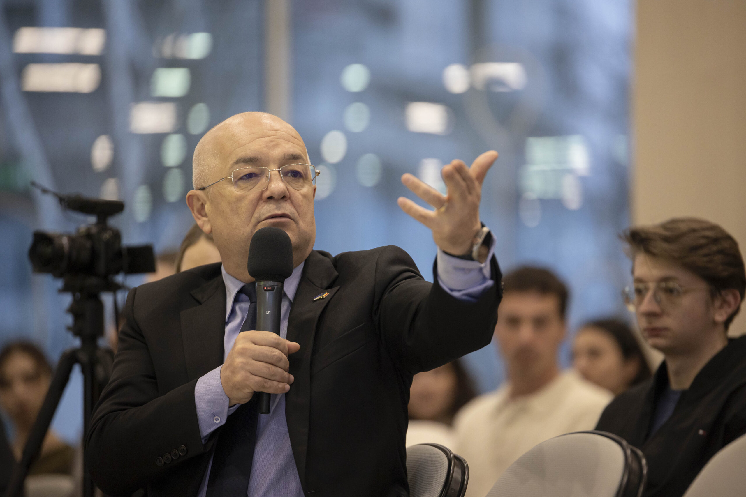 Emil Boc: O zi fără Europa ar însemna că schimbați telefonul și calculatorul cu Kalașnikovul