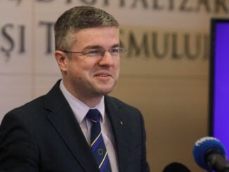 Statul a plătit 2,6 milioane de lei pentru albume turistice care nu au mai ajuns în depozite. Ministrul Economiei a sesizat DNA