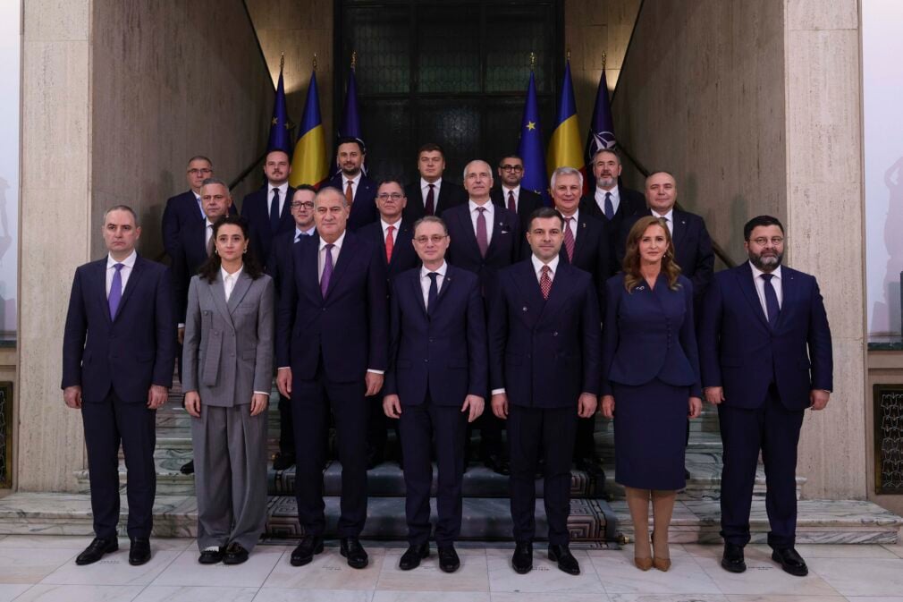 Miniștri universali, buni la toate. Aceleași nume, la ministere fără legătură între ele