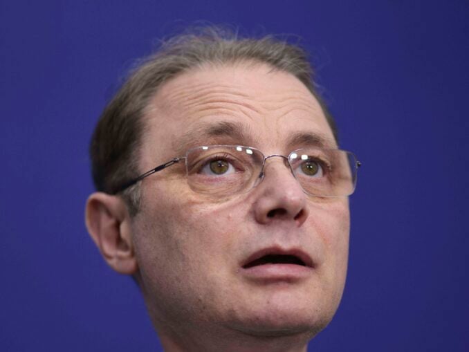 Sindicaliștii s-au supărat deja pe Luca Niculescu. Ce întâlnire a premierului i-a deranjat