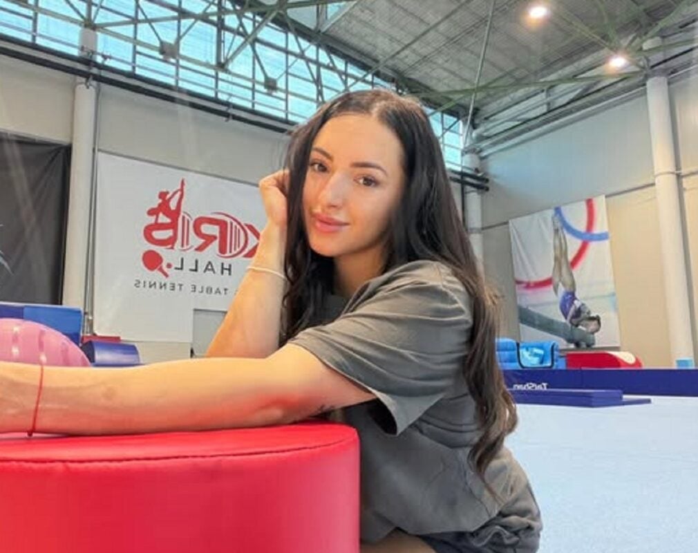 Pe urmele Nadiei Comăneci. Un alt nume mare al gimnasticii românești face pasul spre televiziune