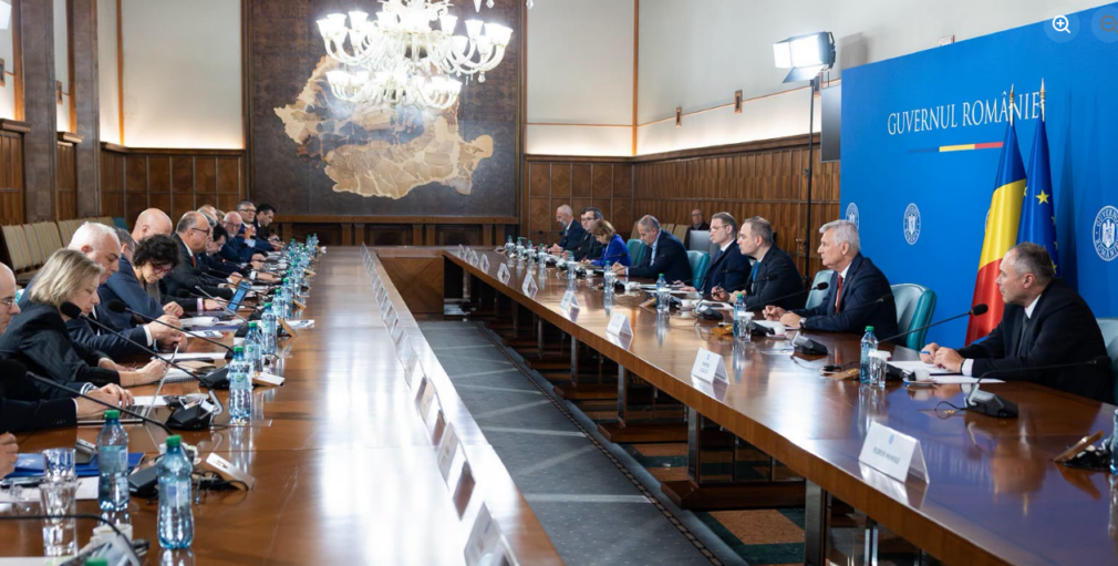 Premierul Luca Niculescu, după întâlnirea cu reprezentanții mediului de afaceri din România. „Consolidare fiscală și altfel decât prin creșterea taxelor”