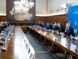 Premierul Luca Niculescu, după întâlnirea cu reprezentanții mediului de afaceri din România. „Consolidare fiscală și altfel decât prin creșterea taxelor”