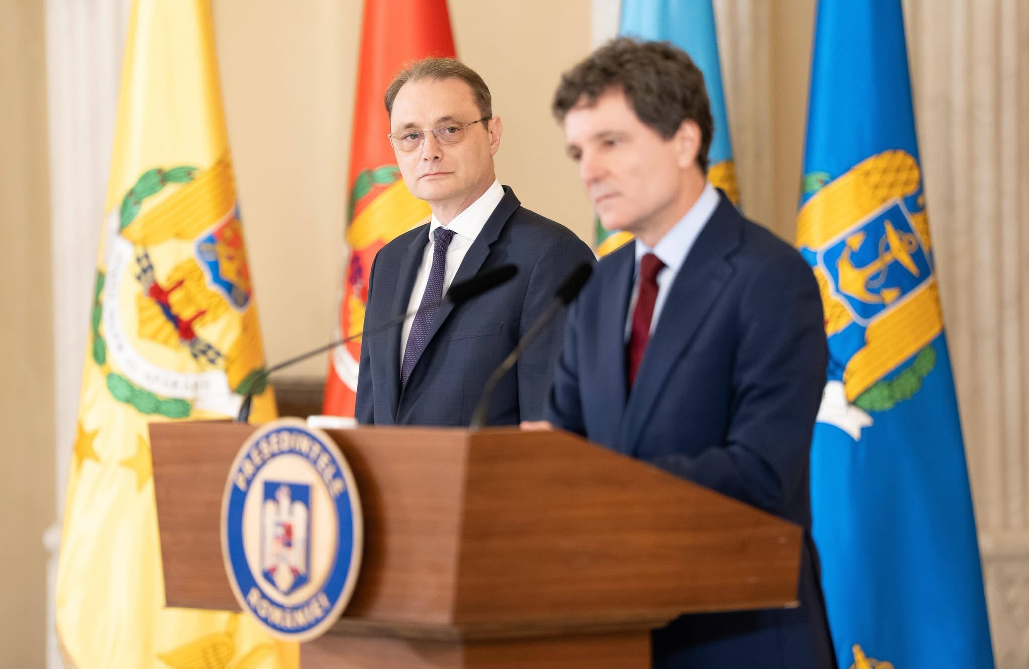Între intimidare și cacealma. Ce joc face PSD, după desemnarea lui Luca Niculescu