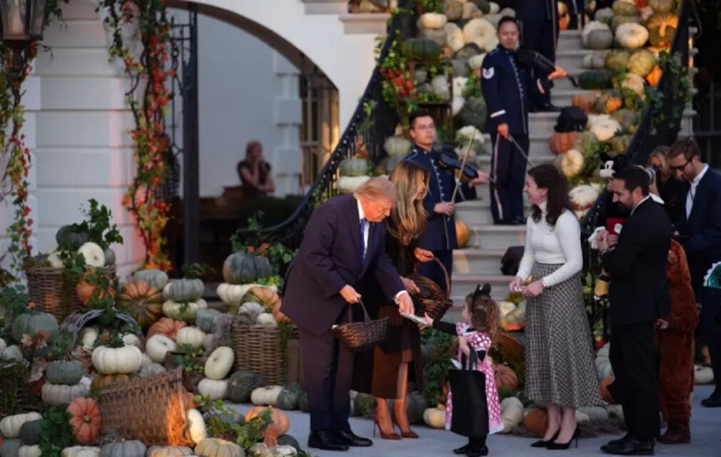 Trump și Melania, gazde pentru 6.000 de oaspeți. Cum a arătat petrecerea de Halloween de la Casa Albă