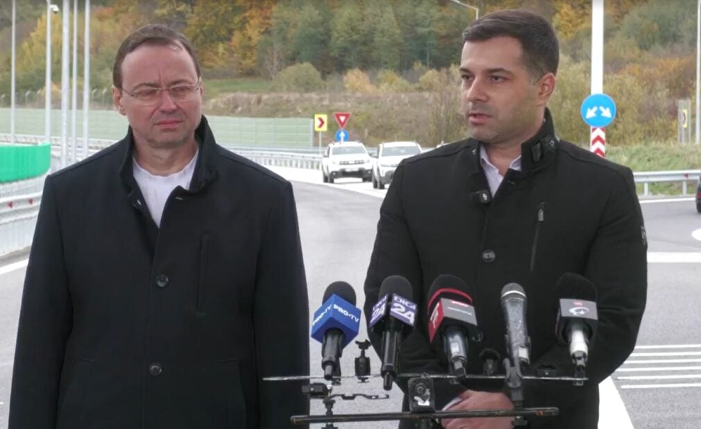 Tunelul Momaia de pe autostrada Sibiu-Pitești, confundat de ministrul Transporturilor cu actorul Jason Momoa VIDEO