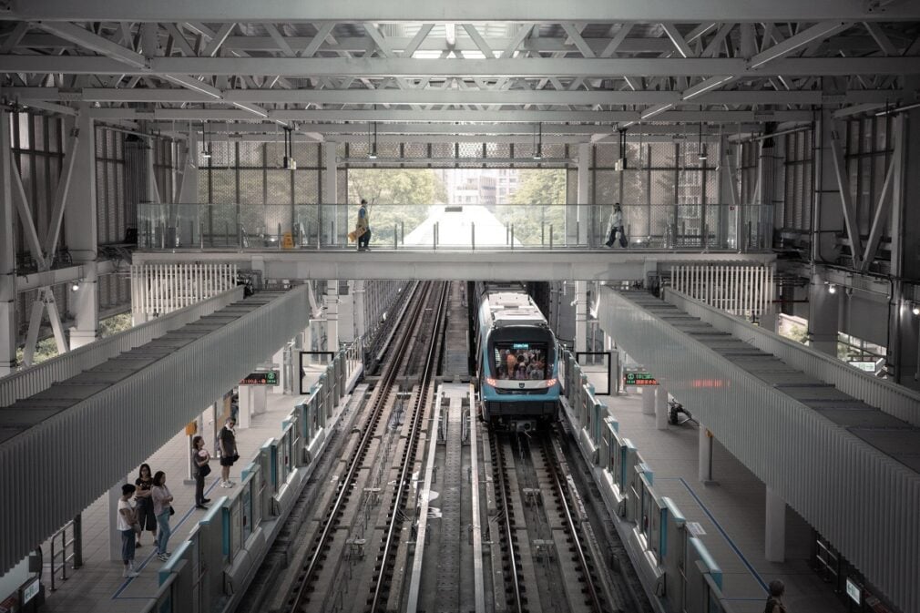 Unde se circulă cel mai bine cu transportul public: orașul care a depășit Singapore și marile capitale ale Europei