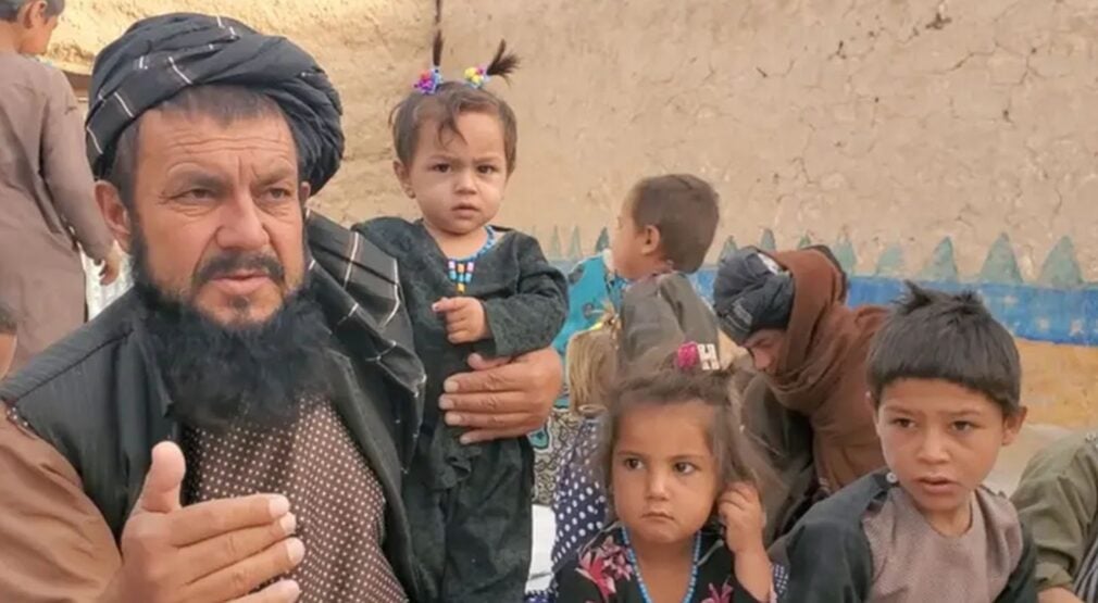 Un tată cu 58 de copii trăiește la limita sărăciei din Afganistan. Bărbatul cere sprijin umanitar pentru familia sa