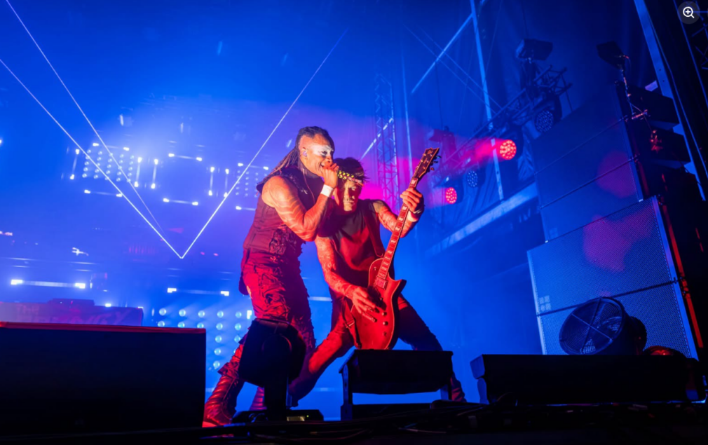 „Happy Halloween” cu The Prodigy la Castelul Bran. Trupa a fost în România astă vară la Rockstadt Extreme Fest 2026