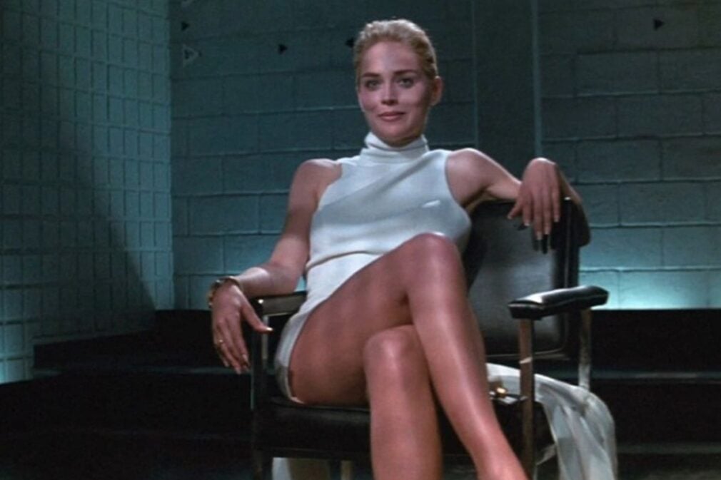VIDEO Sharon Stone a recreat scena care a făcut istorie în filmul Basic Instinct. Cum a pozat actrița la 68 de ani