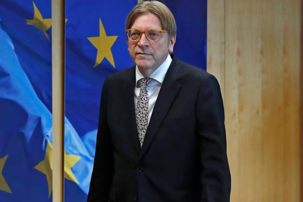Fostul premier belgian Guy Verhofstadt lansează în România cartea „Înfrângerea trumpismului”
