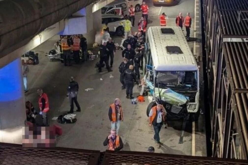 Accident între un autobuz și un tren, în Eurotunel. Traficul a fost oprit temporar