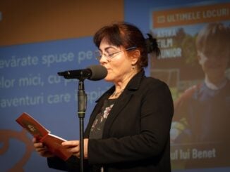 VIDEO Jurnalistul Florin Negruțiu povestește momentul când directoarea Astra Film Festival leșină pe scenă. „Când a căzut pe scenă, răpusă de extenuare, sala a înghețat”