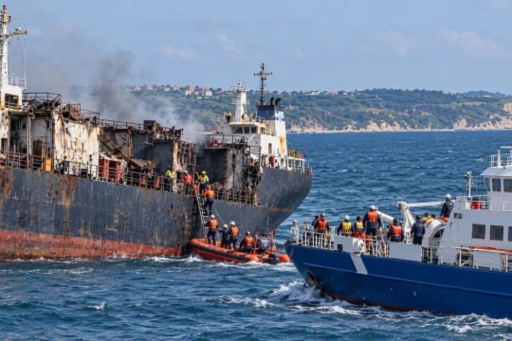 NEWS ALERT Două nave comerciale, atacate cu drone în Marea Neagră. Una s-a scufundat