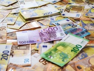 Euro a depășit 5,35 lei. Cât te costă în plus 10.000 de euro și ce se poate întâmpla până la finalul anului