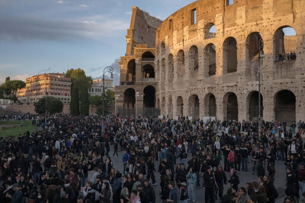 VIDEO Protestatarii din Roma au pătruns în interiorul Colosseumului. Confruntări cu forțele de ordine