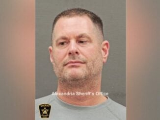 Un fost agent CIA pledează vinovat într-o anchetă privind deturnarea a 194 de milioane de dolari din fonduri publice