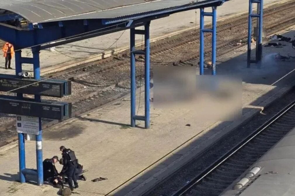BREAKING NEWS 13 oameni au murit în Ucraina după un atac cu dronă asupra unui tren de călători în gara Dnipro