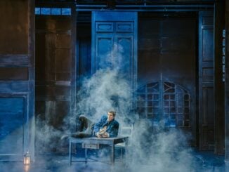 Tinerii de azi vor să pară bogați înainte să devină cineva. De la „Marile speranțe” ale lui Dickens la montarea de la Teatrul Excelsior a lui Andrei Huțuleac