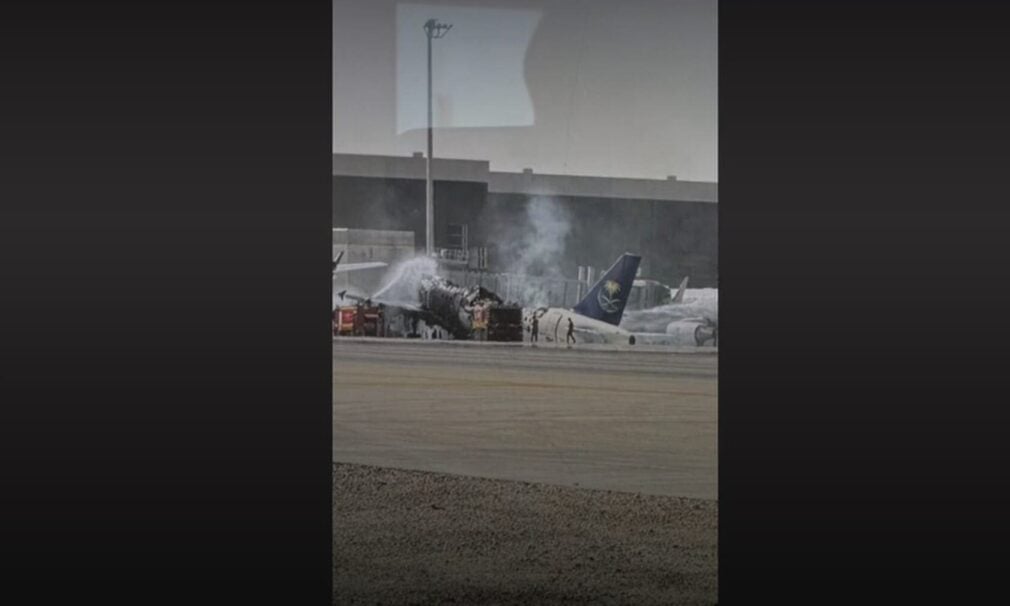 Explozii puternice la Riad. Aeroportul internațional a fost închis, iar Houthi revendică un atac cu rachetă balistică