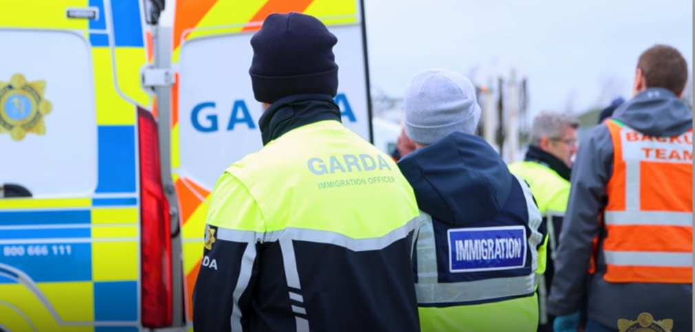 24 de români condamnați sau arestați au fost expulzați din Irlanda în România. Ei au interdicție 10 ani să mai intre în țară