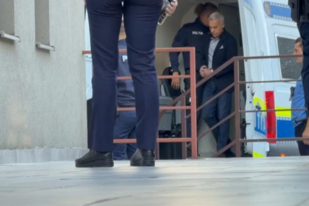 Soții Georgescu, la sediul DIICOT pentru percheziții informatice. Cu ce a venit la percheziții Cristela Georgescu