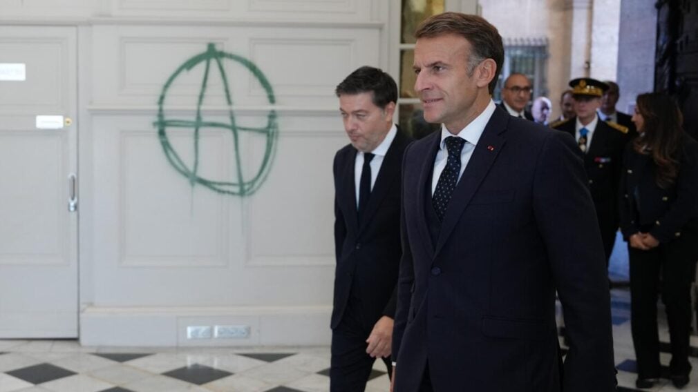 Franța devine noul „bolnav al Europei”. Criza fiscală și tensiunile sociale amenință a doua economie din UE