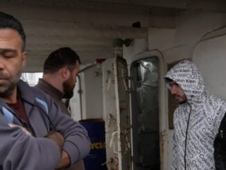VIDEO Zece marinari sunt blocați de peste trei luni în Portul Constanța. Nu și-au primit salariile din aprilie, iar doi au probleme grave de sănătate