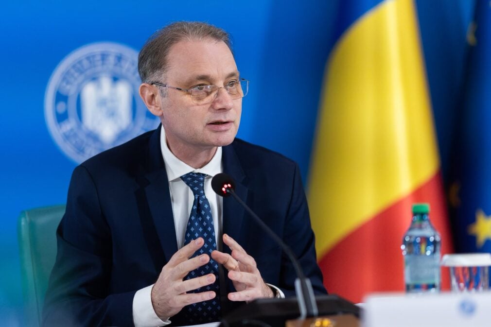 Proiectul reclamat de Bolojan prin care ANCOM voia să „spargă” 160.000 de euro, pe masa lui Luca Niculescu. Suma s-a diminuat de trei ori DOCUMENT