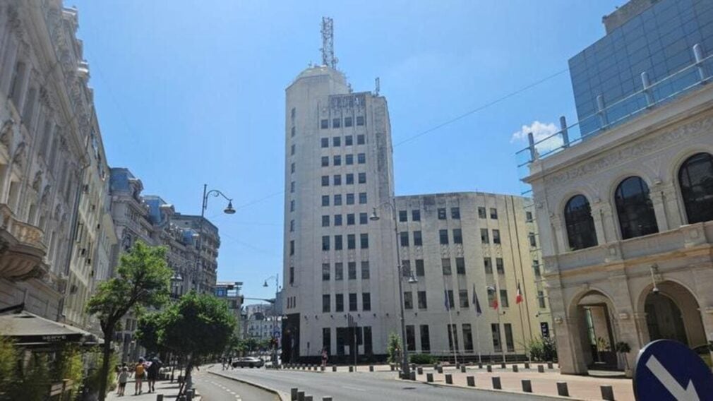 FOTO Un simbol al Bucureștiului, scos la vânzare. Orange renunță la celebrul Palat al Telefoanelor pentru o sumă impresionantă