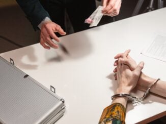 „Procurorii se fac că nu văd elita infracționalității organizate și îi transformă pe deținătorii de substanțe în cei mai vânați infractori”. Criminolog, despre proiectul dezincriminării deținerii drogurilor pentru consum propriu