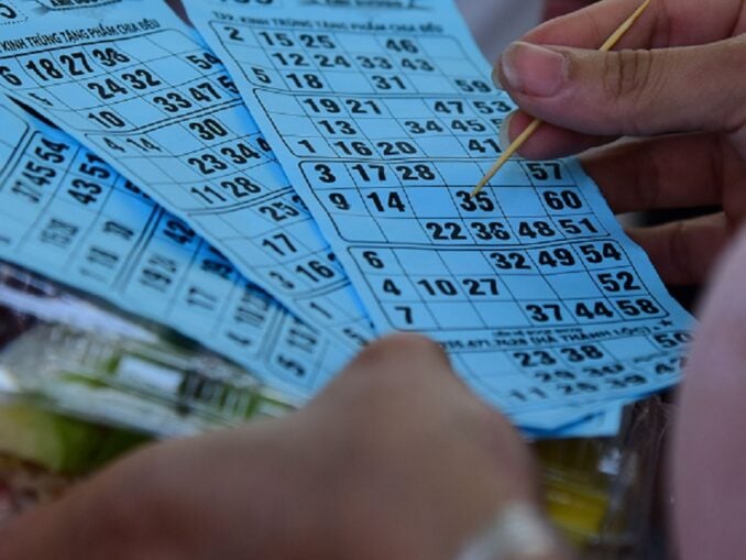Din două bilete pierzătoare, un „câștig” de 10 milioane de euro. Cum a încercat un italian să păcălească Loteria