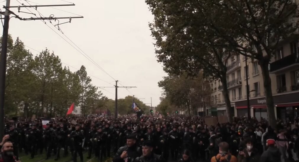 VIDEO Un nou weekend de proteste de amploare în Franța: zeci de mii de oameni pe străzile Parisului